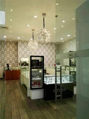 一点红国外灯具店 经销商展示照明艺术